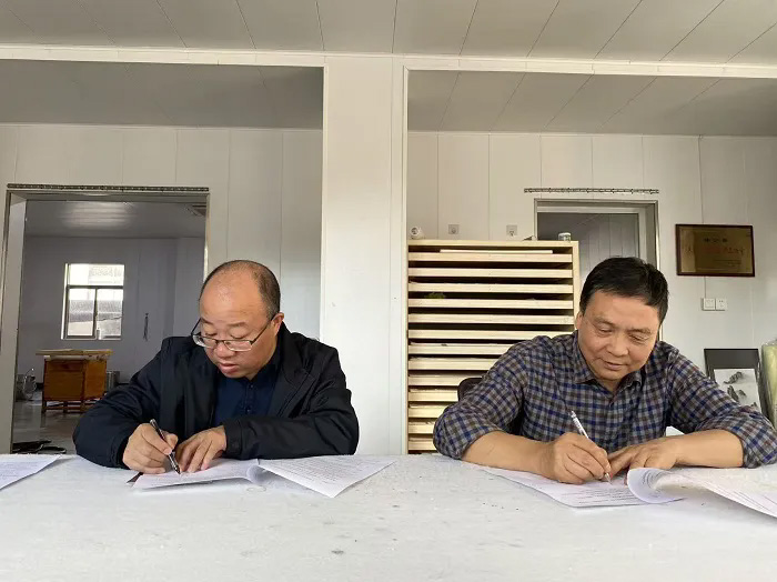 黃山學院藝術學院和我們簽合同建實習基地